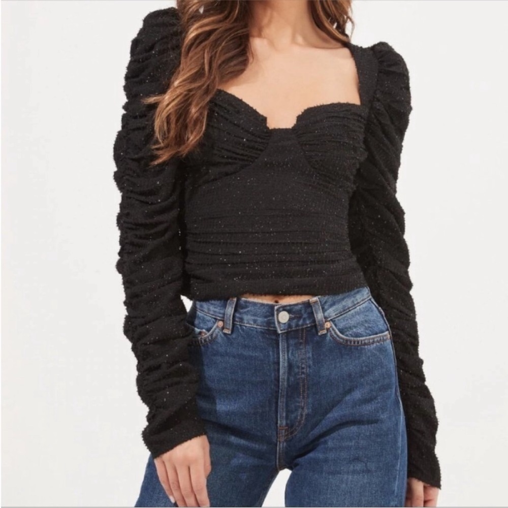 New! ASTR The Label Caldwell Metallic Ruched Sweetheart Neck Top Black